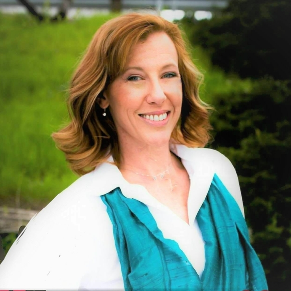 Meet your Posher, Heidi - Picture 1 of 1